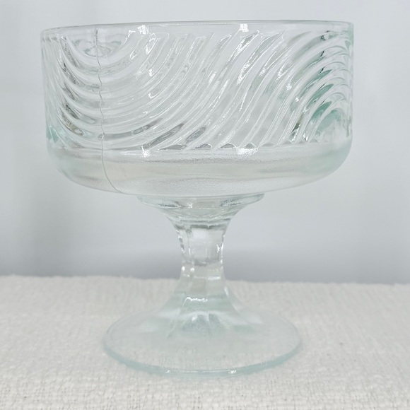 E.O. Brody Clear Pressed Glass‎ Swirled Candy Nut Compote Footed Dish - Picture 1 of 6